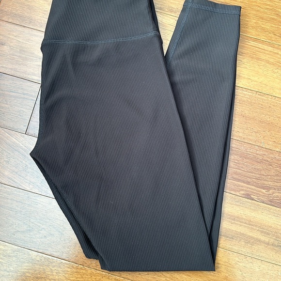 Varley Chocolate Let’s Move Ribbed set - Picture 5 of 9